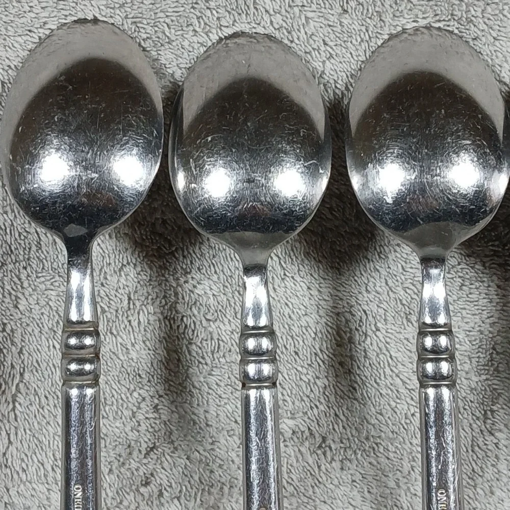 Oneida Tortola Oval Soup Spoon 7 3/4